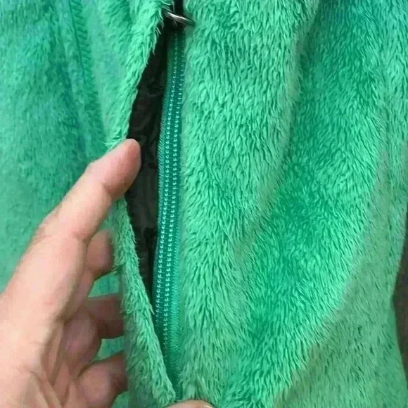 Northface Osito Jacket zip front - Picture 8 of 10